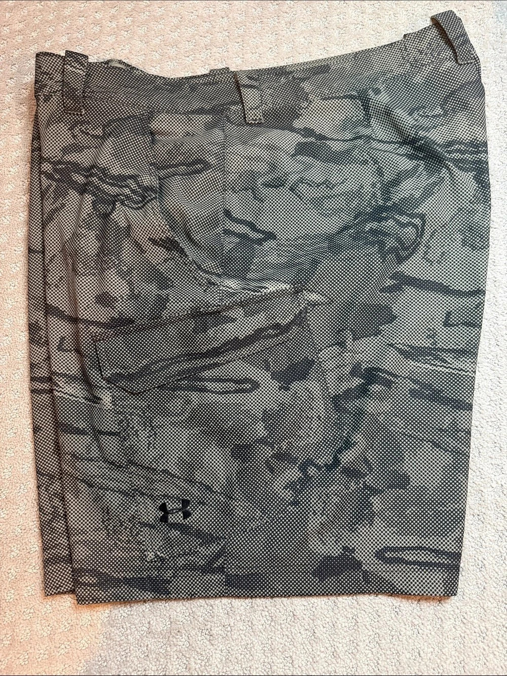 Under Armour HeatGear Loose Shorts Men's Abstract Athletic Shorts Size 42 Like